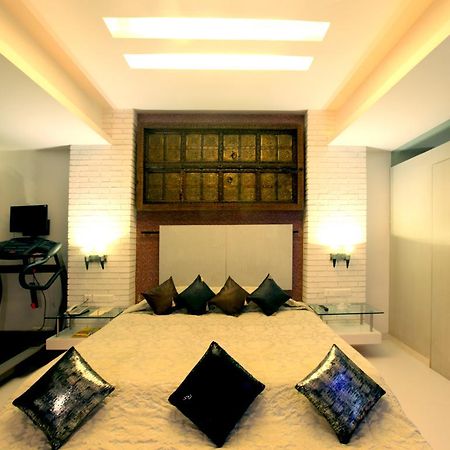 Peninsula Grand Hotel Mumbai Exterior photo