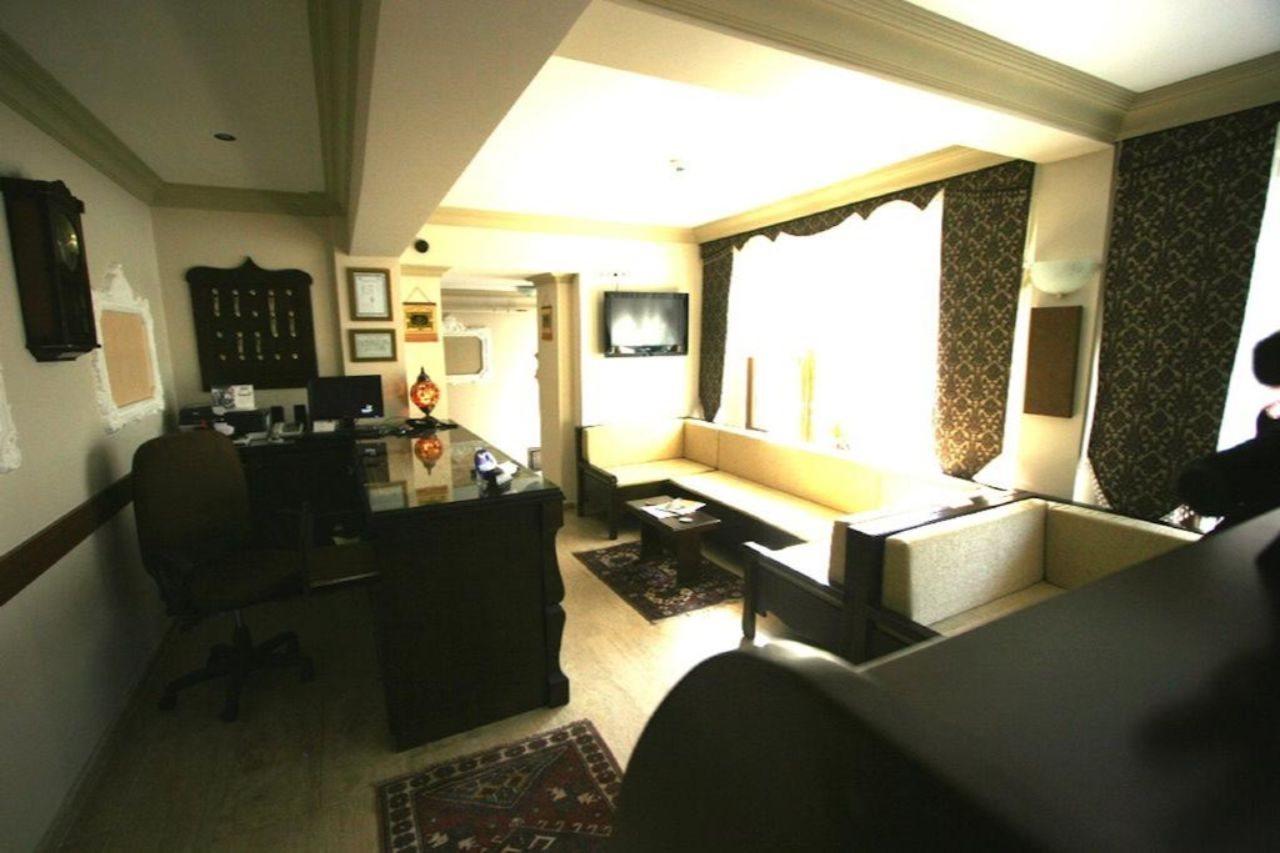 Peninsula Grand Hotel Mumbai Exterior photo