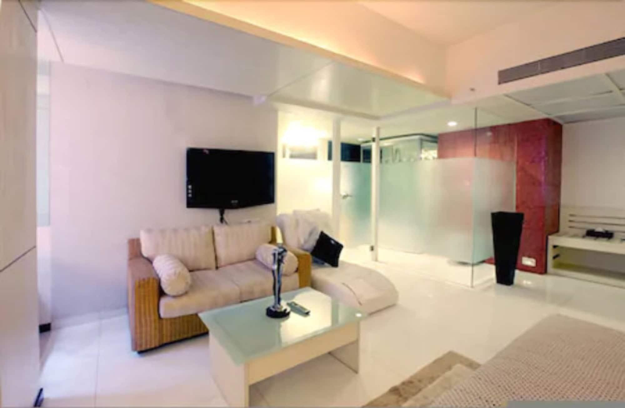 Peninsula Grand Hotel Mumbai Room photo
