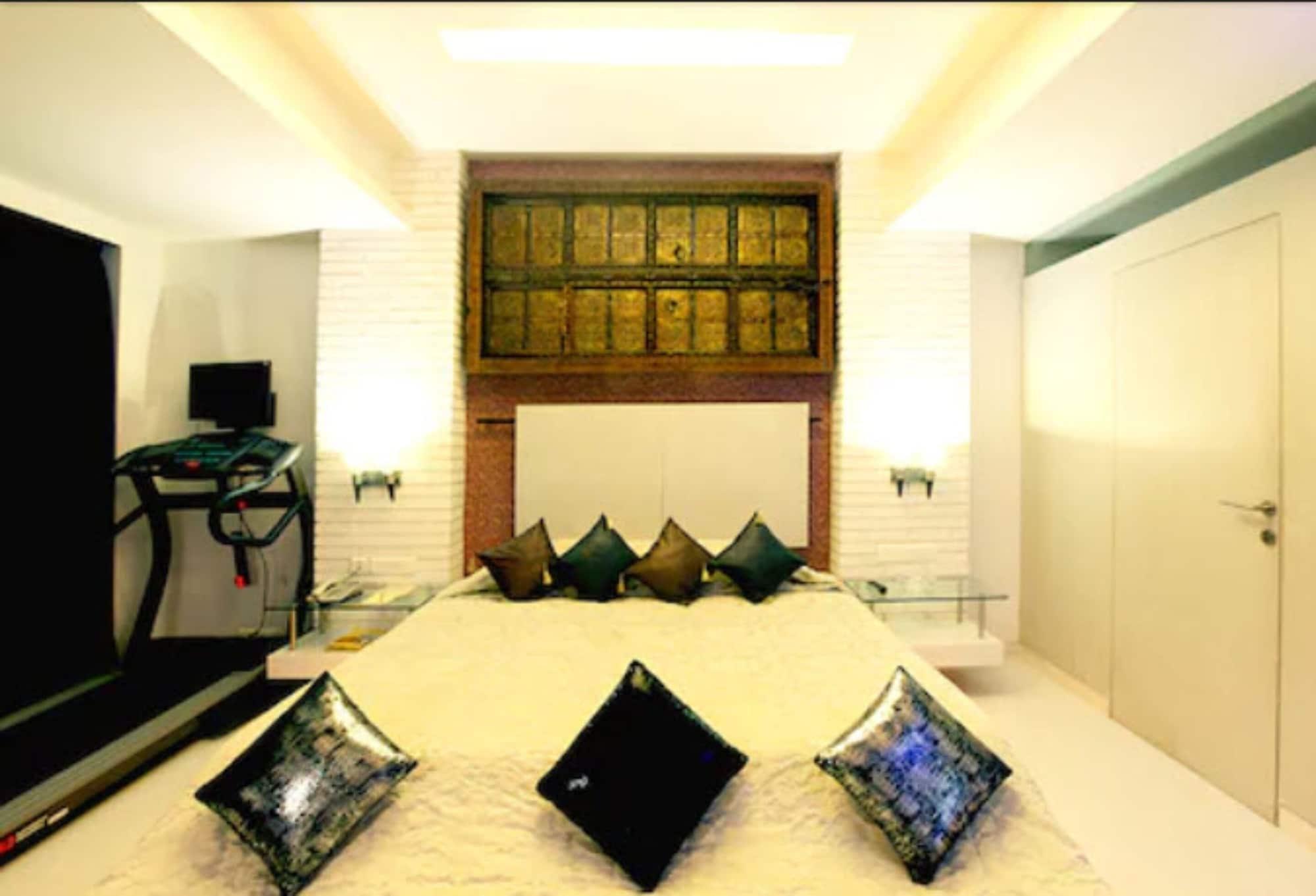 Peninsula Grand Hotel Mumbai Exterior photo