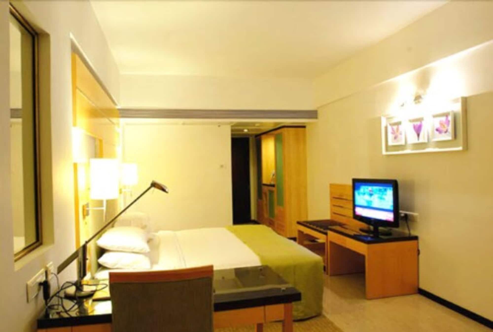 Peninsula Grand Hotel Mumbai Exterior photo