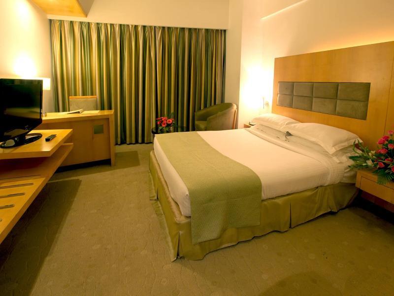Peninsula Grand Hotel Mumbai Room photo