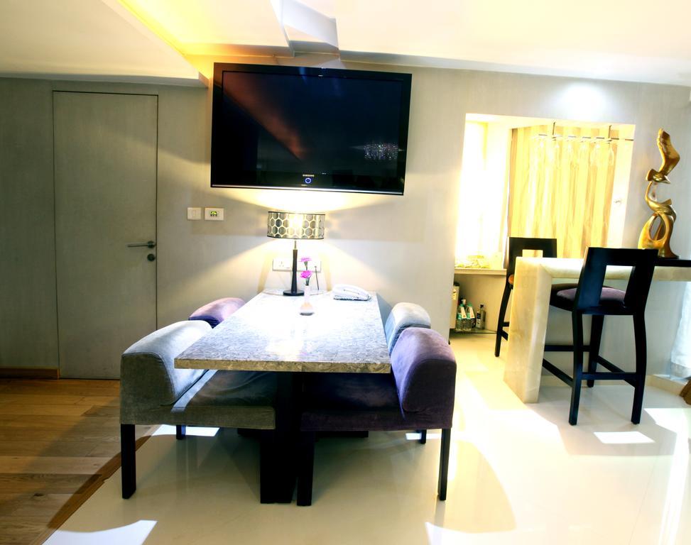 Peninsula Grand Hotel Mumbai Room photo