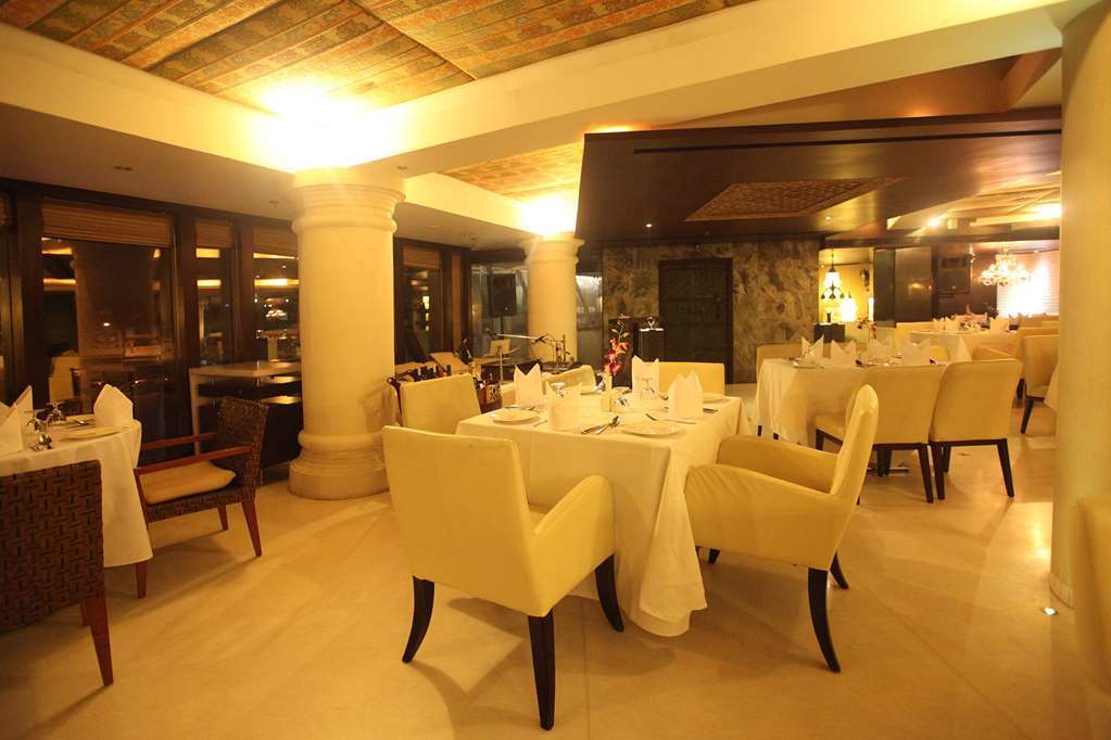 Peninsula Grand Hotel Mumbai Exterior photo